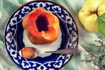 Baked quince with honey recipes